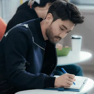 📿 8fc8f6f2 pria, menulis, buku catatan, dalam ruangan, orang telegram sticker