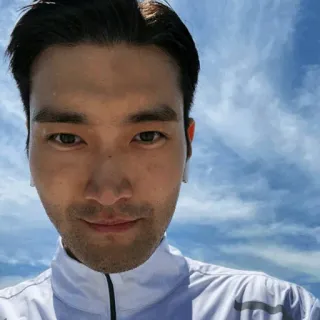 📿 e8ca3947 pria, potret, selfie, langit, awan, orang, asia telegram sticker