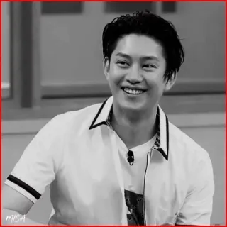 ⏰ 54a57666 MISA 人物, 男人, 肖像, 微笑 whatsapp sticker