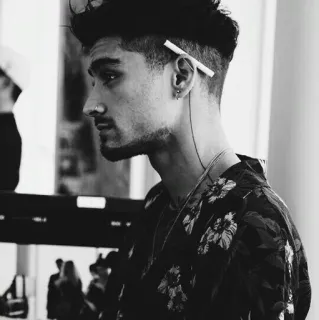 ✖️ 52cfcea6 мужчина, портрет, модель, черно-белое, профиль, сигарета telegram sticker