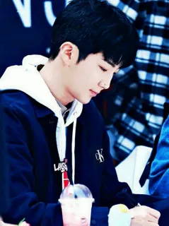 ✔️ 1e5c2cc4 telegram sticker