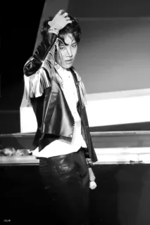 ☠ 3819ef43 ผู้ชาย, เสื้อหนัง, นักร้อง, การแสดง, เวที, ผู้ชาย, แฟชั่น whatsapp sticker