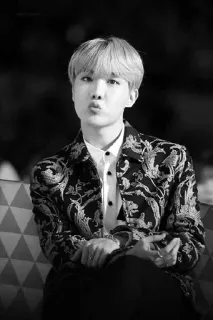 ☠ 557d009f J-Hope K-pop, BTS, เจโฮป, นักร้อง, คนดัง, ภาพเหมือน, ขาวดำ whatsapp sticker