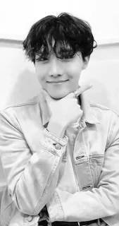 ☠ d2b75208 ภาพเหมือน, ผู้ชาย, ขาวดำ, ลำลอง, ยิ้ม whatsapp sticker