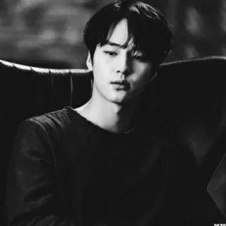 📎 5b54a6ce đàn ông, trắng đen, chân dung, ngồi, ghế, nghiêm túc whatsapp sticker