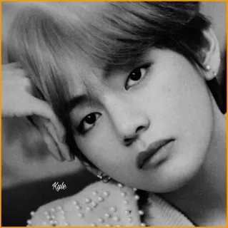 🕯 611ac654 Kyle Kpop, piosenkarz, mężczyzna, portret, osoba telegram sticker