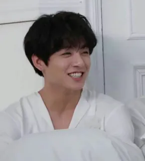 🕸 7a1d639b Jungkook kpop, zanger, glimlach, muziek, bts telegram sticker