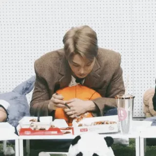 🥂 b55208e0 telegram sticker