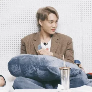 🥂 b963b151 telegram sticker