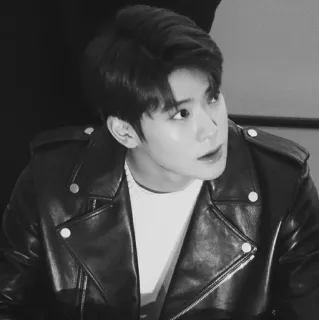▪️ 6257db7c persona, giacca, kpop, uomo, ritratto, bianco e nero whatsapp sticker