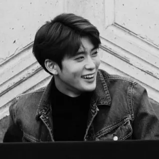 ▪️ a3826585 uomo, sorridente, persona, bianco e nero, ritratto, giacca jeans whatsapp sticker