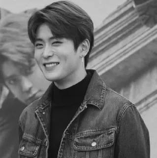 ▪️ f4865b54 uomo, sorriso, giacca di jeans, ritratto, bianco e nero, persona, moda whatsapp sticker