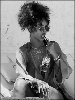 🔗 3d73aab1 Corona Extra woman, sunglasses, beach, drink, beer, corona, sitting telegram sticker