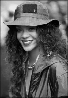 🔗 4e96556e Rihanna Rihanna, singer, actress, beauty, fashion, celebrity, portrait, woman telegram sticker