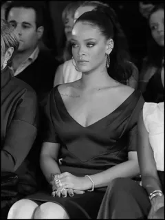 🔗 d39b5a01 Rihanna singer, celebrity, fashion, woman, portrait telegram sticker