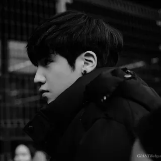 🖤 15599556 GIANTBaby black and white, profile, person, coat telegram sticker