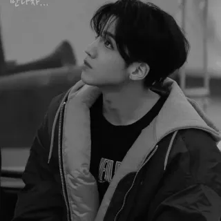 🖤 29d0cfaa 만나서, 마시자... korean, man, black and white, portrait, aesthetic telegram sticker