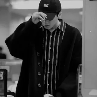 🇮🇸 5a35e665 VRES person, male, cardigan, hat, stripes telegram sticker