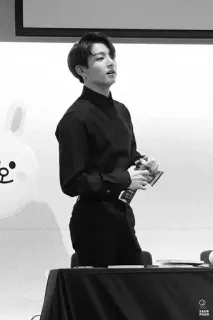 ☁️ 50eb7b16 đàn ông, người, Kpop, ca sĩ, trắng đen, người nổi tiếng telegram sticker