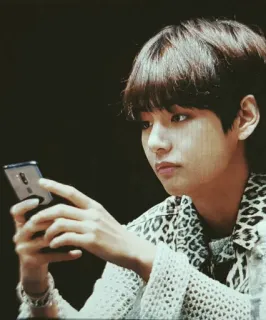 💵 2d8ed348 V K-pop, piosenkarz, idol, celebryta, V, BTS, azjatycki, koreański telegram sticker