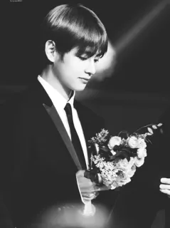 🥀 42b68a8e V V, BTS, cantante, flores, retrato telegram sticker