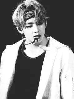 🥀 bfe6c318 V V, BTS, Kpop, Kim Taehyung, cantante, pañuelo telegram sticker