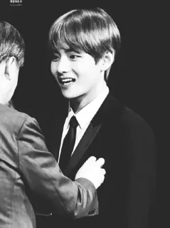 🥀 d5dc364c V BTS, K-pop, cantante, música, blanco y negro, retrato telegram sticker