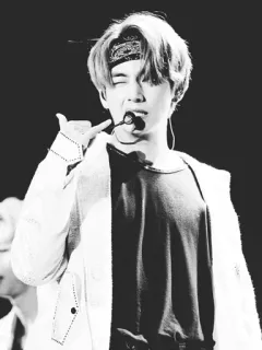 🥀 f97277f0 hombre, cantante, actuación, concierto, música, kpop, pañuelo, blanco y negro telegram sticker