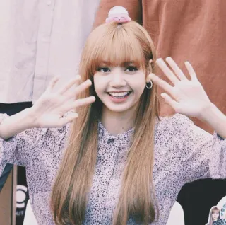 🖇 6581fd2c Lisa Lisa, K-Pop, Sängerin, Idol, süß, Promi whatsapp sticker