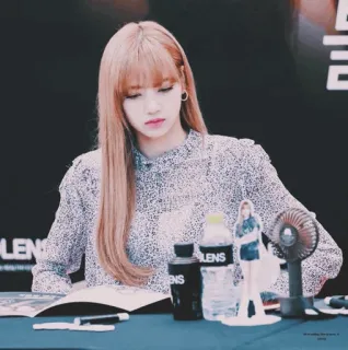 🌫 c2596e80 Lisa K-Pop, Sängerin, Frau, Fan-Event, Idol, Lisa, Blackpink whatsapp sticker