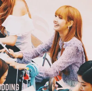 🌫 e1702192 Lisa Lisa, Blackpink, Sängerin, Fan, Idol, K-Pop whatsapp sticker