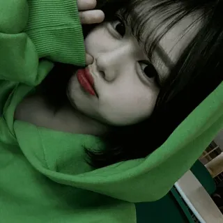 ☘ 020c96f9 imut, gadis, hoodie, hijau, asia, korea, cantik telegram sticker