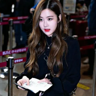 🎬 680ba494 Rose kpop, idol, piosenkarz, rose blackpink, moda lotniskowa, celebryta telegram sticker