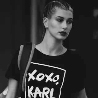 🌝 41b61868 XOXO, KARL mode, model, kleding, t-shirt, Hailey Bieber, XOXO telegram sticker