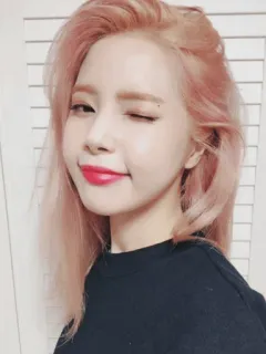 🍭 d687d78a femme, clin d'oeil, portrait, coréenne, fille, beauté, personne, femme telegram sticker