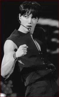 ⚓️ 495ed5a0 Kai kpop, chanteur, idole, exo, danse, performance, homme whatsapp sticker