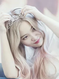 🌿 561f58ad femme, fille, princesse, couronne, jolie, mignon, portrait telegram sticker