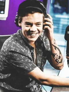 💶 578f9560 Harry Styles piosenkarz, muzyk, celebryta, portret, słuchawki telegram sticker