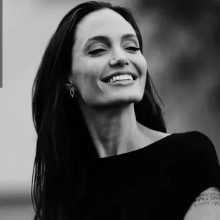 🗻 23fadaf1 Angelina Jolie aktorka, celebrytka, kobieta, uśmiech, portret telegram sticker