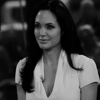 🗽 4ffcd7ec Angelina Jolie aktorka, kobieta, portret, czarno-białe, celebrytka telegram sticker
