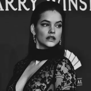 🖇 0468c2aa HARRY WINST นางแบบ, ผู้หญิง, ภาพเหมือน, เครื่องประดับ, แฟชั่น, คนดัง telegram sticker