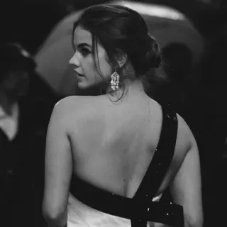 🕊 2b340cd1 ผู้หญิง, ด้านหลัง, ชุดเดรส, ขาวดำ, ต่างหู telegram sticker