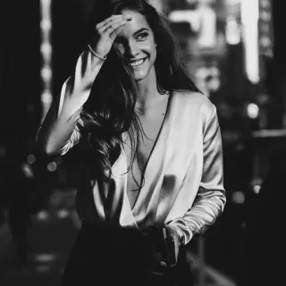 🌚 3d3e9eb2 ผู้หญิง, นางแบบ, ภาพเหมือน, ขาวดำ, แฟชั่น, ยิ้ม telegram sticker