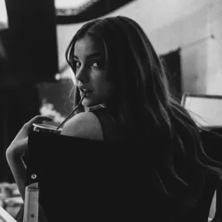 🌚 623f1b49 ผู้หญิง, ภาพเหมือน, ขาวดำ, นางแบบ, วัยรุ่น, ผม telegram sticker