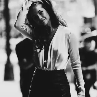 🖇 666f171d ผู้หญิง, ภาพเหมือน, ขาวดำ, แฟชั่น, เด็กผู้หญิง telegram sticker