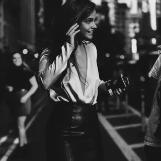 🌚 6b5434ea ผู้หญิง, เมือง, กลางคืน, แฟชั่น, สไตล์, ถนน, นางแบบ, ในเมือง telegram sticker