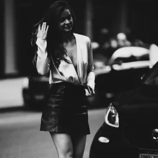 🖇 7ab9fd30 ผู้หญิง, สตรีทสไตล์, แฟชั่น, ขาวดำ, ชุด, เมือง telegram sticker