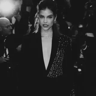 🌚 7d691fff นางแบบ, ผู้หญิง, ภาพเหมือน, แฟชั่น, ความสง่างาม, ขาวดำ telegram sticker