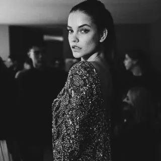 🌚 d318a7bd ผู้หญิง, ภาพเหมือน, นางแบบ, ขาวดำ, ชุดเดรส, แฟชั่น telegram sticker