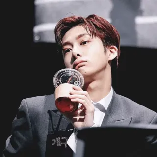 🌩 cf4913a5 telegram sticker